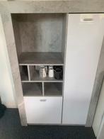 Leuke kast, Huis en Inrichting, Kasten | Roldeurkasten en Archiefkasten, Ophalen, Zo goed als nieuw, 25 tot 50 cm