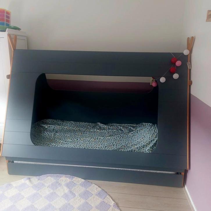 Kinderbed van het merk Woood, Huis en Inrichting, Slaapkamer | Bedden, Zo goed als nieuw, Eenpersoons, 90 cm, 200 cm, Hout, Wit