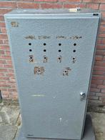 Metale opberg kast., Ophalen, 250 mm of meer