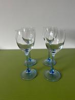 4 wijnglazen met blauwe voet france, Verzamelen, Glas en Borrelglaasjes, Ophalen of Verzenden, Gebruikt, Overige typen