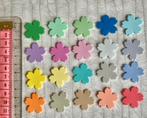 20 Bloemen Stansjes rubberblad mix van kleuren, Ophalen of Verzenden, Nieuw, Overige thema's, Overige typen