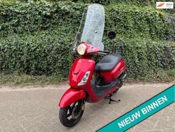 SYM Fiddle 2 Metallic Rood EURO4 BETAAL met beschikbaar voor biedingen