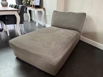 Lounge bank