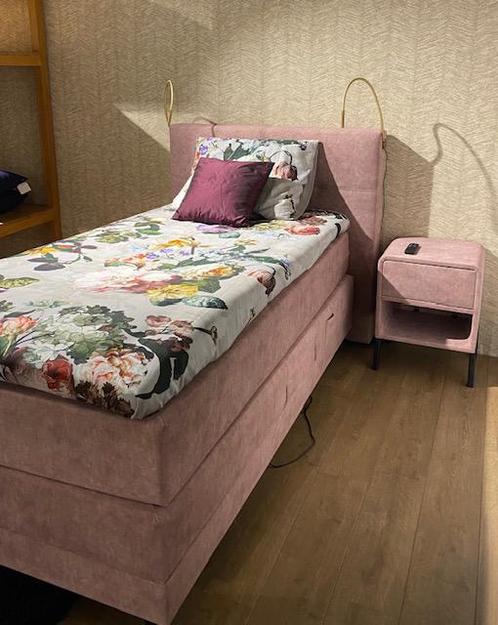 Te koop zeer mooie verstelbare box spring, 2 x op geslapen, Huis en Inrichting, Slaapkamer | Boxsprings, 100 cm, 200 cm, Eenpersoons