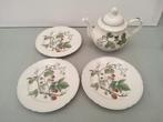 Seltmann Weiden   - Waldbeere   - Theepot  - 3 Ontbijtborden, Antiek en Kunst, Antiek | Servies los, Ophalen of Verzenden