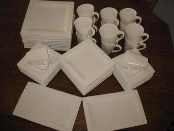 True Life Servies (wordt niet los verkocht) beschikbaar voor biedingen