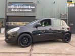Renault Clio 1.2 black on black edition 17inch/navi/5 deurs, Voorwielaandrijving, 535 kg, Gebruikt, 4 cilinders