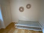Comfortabel logeerbed van AVEK met onderschuifbed nieuwstaat, Ophalen, 90 cm, Wit, Tweepersoons