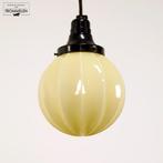 Antieke Art Deco Hanglamp Beige/Gele kap met bakeliet 1930s, Huis en Inrichting, Lampen | Hanglampen, Gebruikt, Ophalen of Verzenden