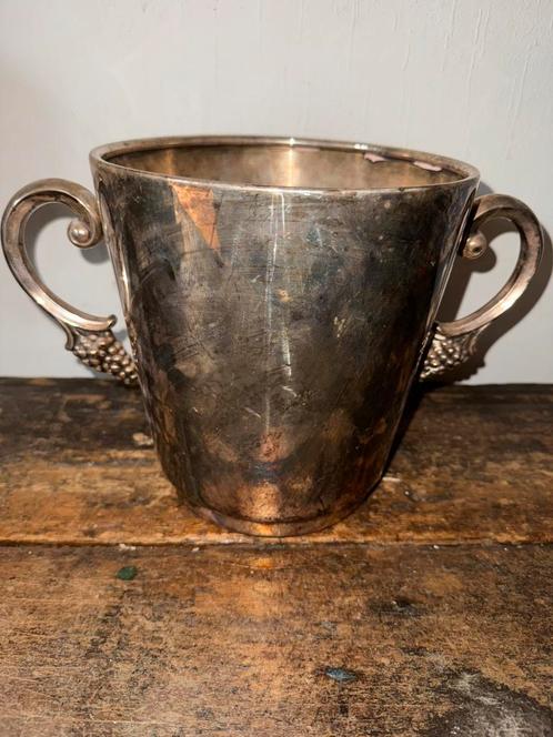 Oude zwaar verzilverde champagne koeler moet gepoetst worden, Antiek en Kunst, Curiosa en Brocante, Ophalen of Verzenden