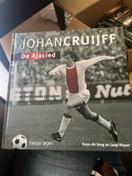 J. Visser - Johan Cruijff - De Ajacied, Zo goed als nieuw, Sport, J. Visser; G. de Jong, Ophalen of Verzenden