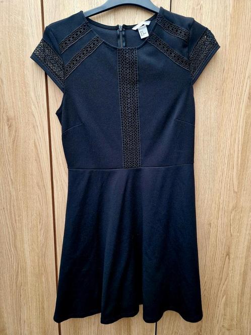 NIEUW Zwarte jurk H&M mt M leuk model, Kleding | Dames, Jurken, Nieuw, Zwart, Ophalen