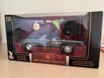 1:18 1961 Lincoln Continental met 24K Gold Plated Coin, Hobby en Vrije tijd, Modelauto's | 1:18, Ophalen, Nieuw, Auto, Overige merken