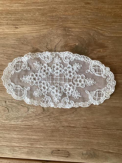 Klein kleedje - 17,5 x 9cm - antiek - vintage - handwerk -, Antiek en Kunst, Antiek | Kleden en Textiel, Ophalen of Verzenden