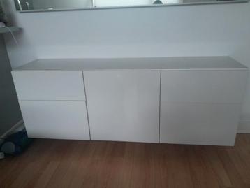 Kasten combinatie met glazen bovenplaat 