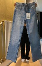 pull & bear jeans met wijde pijpen maat 34, Nieuw, Blauw, Ophalen of Verzenden, W27 (confectie 34) of kleiner