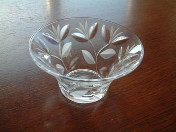 prachtig gaaf bewerkt kristal bonbonniere schaaltje beschikbaar voor biedingen