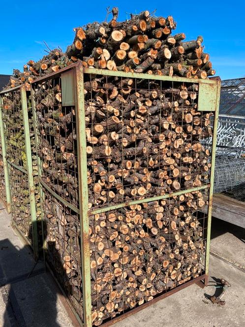 2 kuub gedroogd perenhout beste hout voor Openhaardhout, Tuin en Terras, Haardhout, Stammen, Overige houtsoorten, 3 tot 6 m³, Ophalen of Verzenden