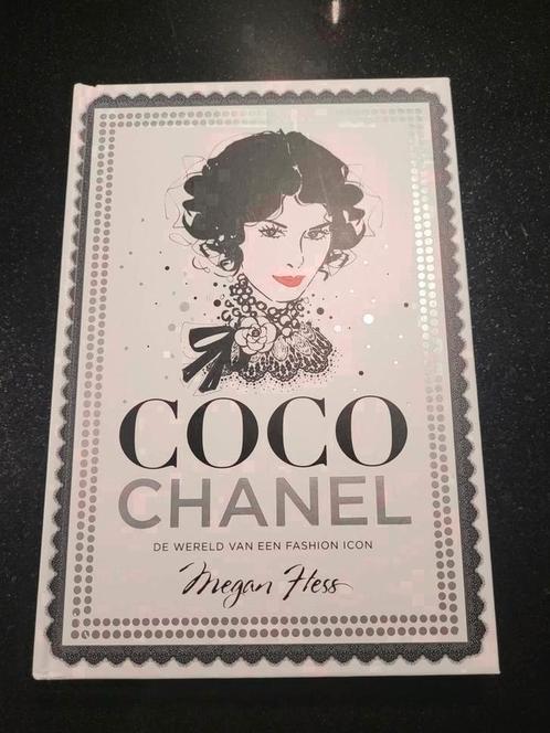 Megan Hess - Coco Chanel - hotel.chique, Boeken, Mode, Zo goed als nieuw, Mode algemeen, Ophalen of Verzenden