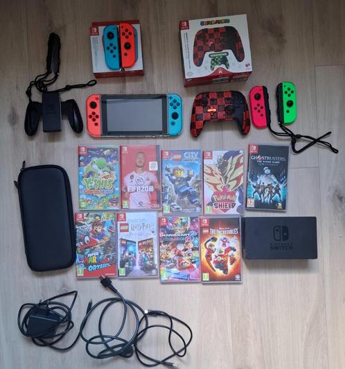 Nintendo switch + Games en mega veel accessoires!, Spelcomputers en Games, Spelcomputers | Nintendo Switch, Zo goed als nieuw