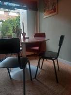 Twee mat zwarte stoelen type : schoolstoel, Ophalen, Zo goed als nieuw, Zwart, Twee