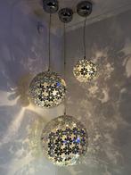 Mooie hanglamp met bloemmotief, Huis en Inrichting, Lampen | Hanglampen, Ophalen of Verzenden, Zo goed als nieuw, Glas, 75 cm of meer