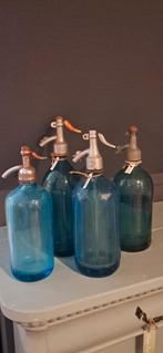 Oude blauwe spuitflessen/soda flessen, Ophalen