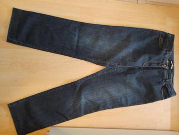 JEANS BROEK 44 beschikbaar voor biedingen