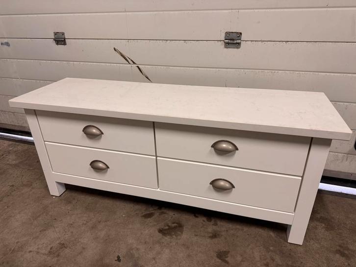 Nieuwstaat TV meubel/kast van echt MARMER top kwaliteit, Huis en Inrichting, Kasten | Televisiemeubels, Zo goed als nieuw, Minder dan 100 cm