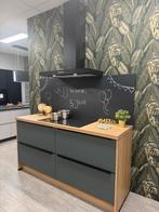 Showroom keuken compleet met luxe apparatuur, Huis en Inrichting, Keuken | Complete keukens, Ophalen, Nieuw, Dubbelwandige keuken