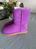 Ugg laarzen, Ophalen of Verzenden, Zo goed als nieuw, Meisje, Laarzen