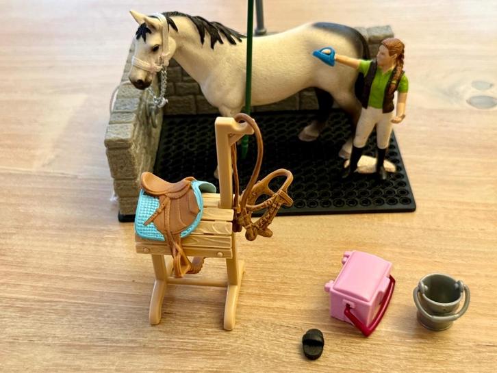 Schleich paardenset wasplaats 42104, Verzamelen, Speelgoed, Gebruikt, Ophalen of Verzenden