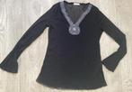 Zwarte blouse maat L met lange mouwen en sierlijke details, Maat 42/44 (L), Ophalen of Verzenden, Zo goed als nieuw, Yessica