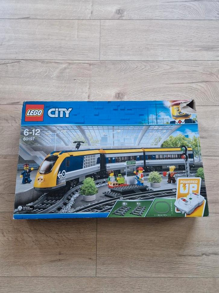 Lego 60197 passagierstrein, Kinderen en Baby's, Speelgoed | Duplo en Lego, Zo goed als nieuw, Ophalen of Verzenden