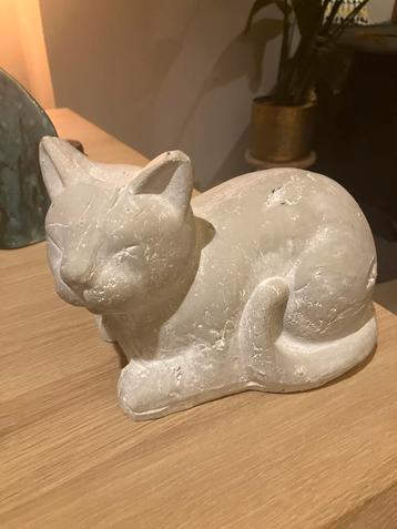 Betonnen Kattenbeeld beschikbaar voor biedingen