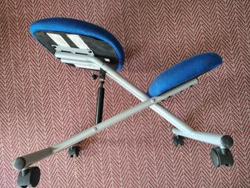 Ergonomische Kniel bureaustoel - in hoogte verstelbaar beschikbaar voor biedingen