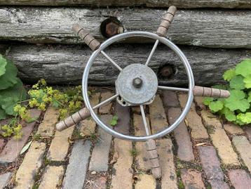 Stuurwiel beschikbaar voor biedingen