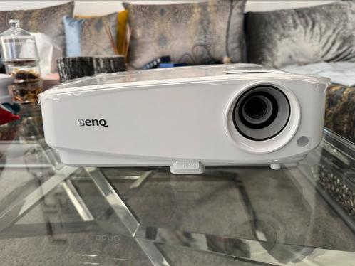 BenQ TW526E - Beamer, Audio, Tv en Foto, Beamers, Zo goed als nieuw, Ophalen of Verzenden