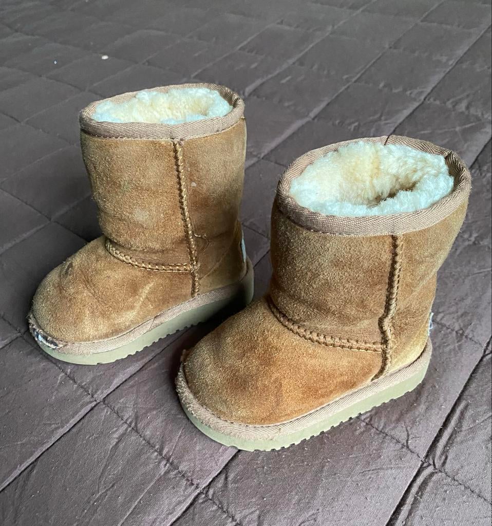 Kinder Uggs Maat 22.5 - Heerlijk Warm!, Ophalen of Verzenden, Gebruikt, Jongetje of Meisje, Laarsjes