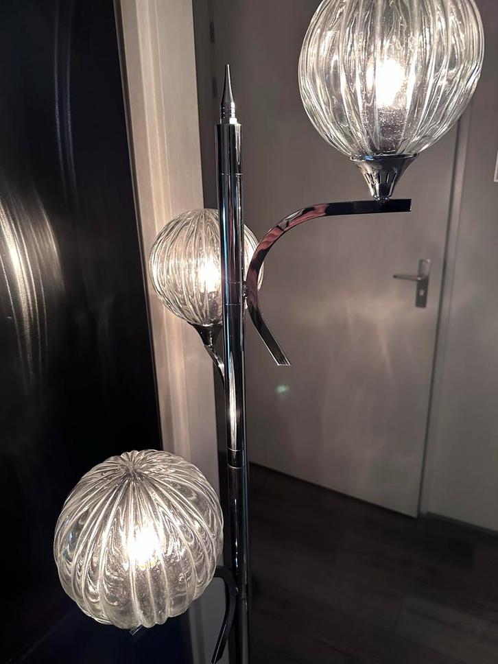 Vintage Glazen Bol Vloerlamp, Huis en Inrichting, Lampen | Vloerlampen, Zo goed als nieuw, 150 tot 200 cm, Glas, Ophalen of Verzenden