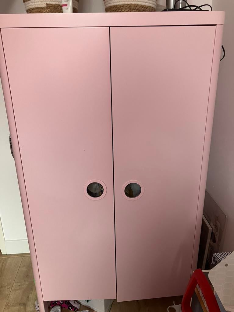 Roze kledingkast IKEA, Kinderen en Baby's, Kinderkamer | Commodes en Kasten, Ophalen, Zo goed als nieuw, 50 tot 70 cm, 105 cm of meer