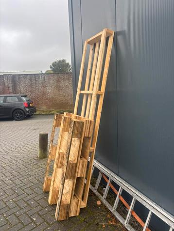 Gratis pallets beschikbaar voor biedingen