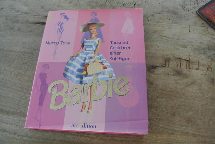 Barbie Boek Tausend Gesichter eine Kultfigur / nr 469, Verzamelen, Poppen, Gebruikt, Overige typen, Ophalen of Verzenden