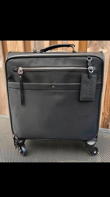 NIEUW Mooie handige Parfois werk/laptoptrolley met 4 wielen. beschikbaar voor biedingen