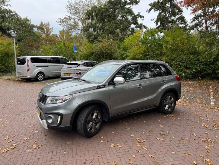 Suzuki Vitara 1.4S,  2016,  Zilver-grijs, 140pk, 84.843 km, Auto's, Suzuki, Particulier, Vitara, Achteruitrijcamera, Airbags, Apple Carplay