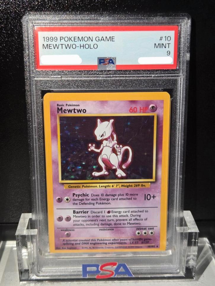 PSA 9 - Mewtwo #10 (1999 Pokemon Game Base Set), Hobby en Vrije tijd, Verzamelkaartspellen | Pokémon, Zo goed als nieuw, Ophalen of Verzenden