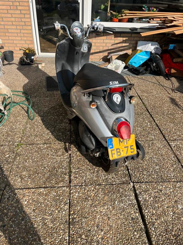 Sym mio 100cc A1 moterscooter, Fietsen en Brommers, Snorfietsen en Snorscooters, Gebruikt, SYM, Benzine, Ophalen