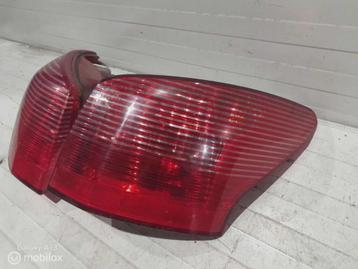 Achterlicht Peugeot 407 SW beschikbaar voor biedingen
