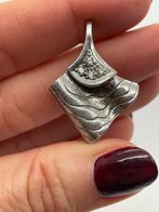 B484 Prachtige zilveren TEKA hanger, Overige voorstellingen, Ophalen of Verzenden, X, Zilver