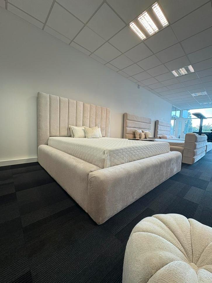 Bed met frame en opbergruimte + gratis matras, Huis en Inrichting, Slaapkamer | Bedden, Nieuw, Tweepersoons, 180 cm, 200 cm, Hout